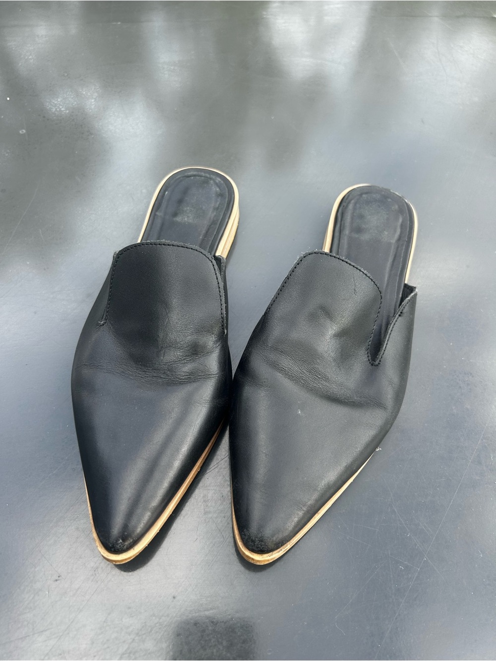 Black Pointed Toe Leather Mules